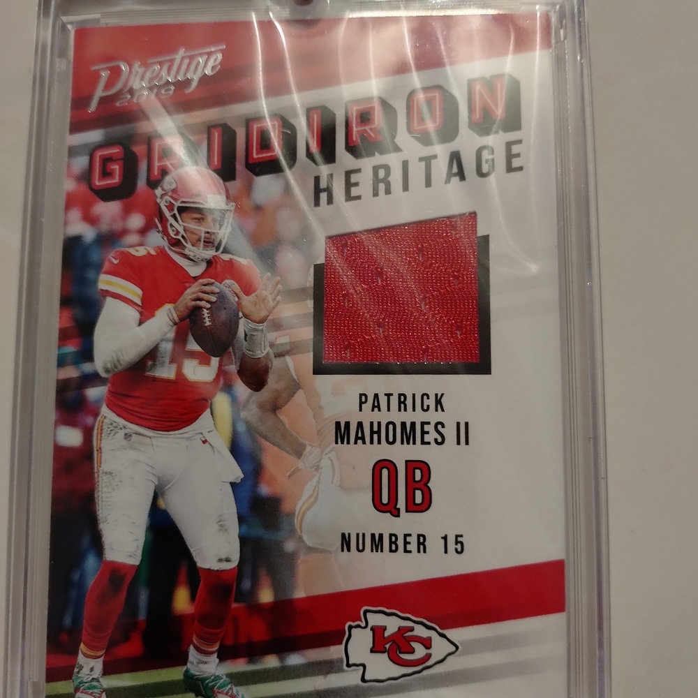 Patrick Mahomes jersey card